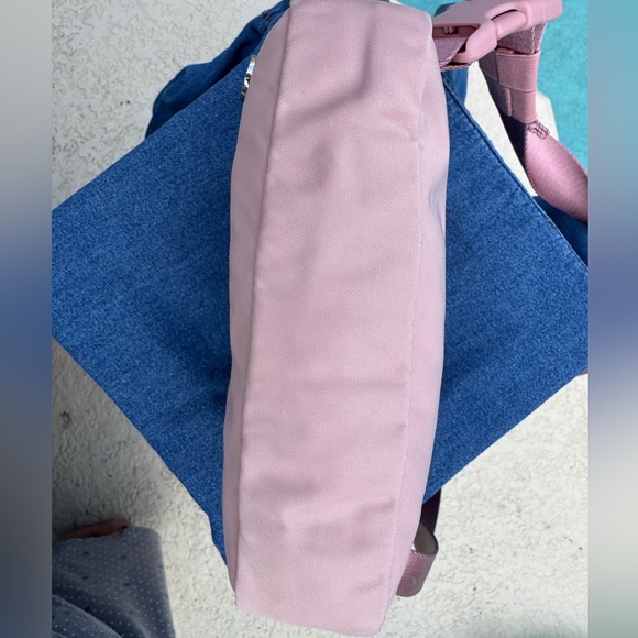 lululemon Everywhere Belt Bag 1L - Picture 7 of 16